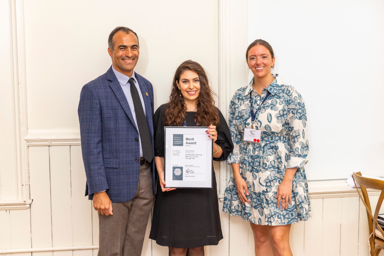Photo of Armita Chitsaz receiving the Merit Award from Ohio ASLA