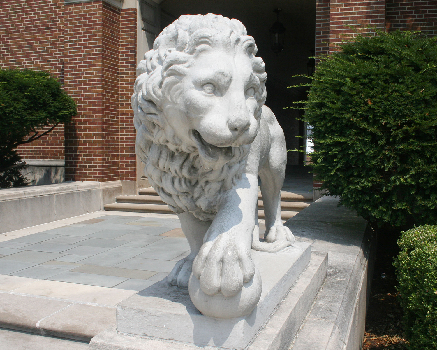 Detail of Mick and Mack by unknown sculptor