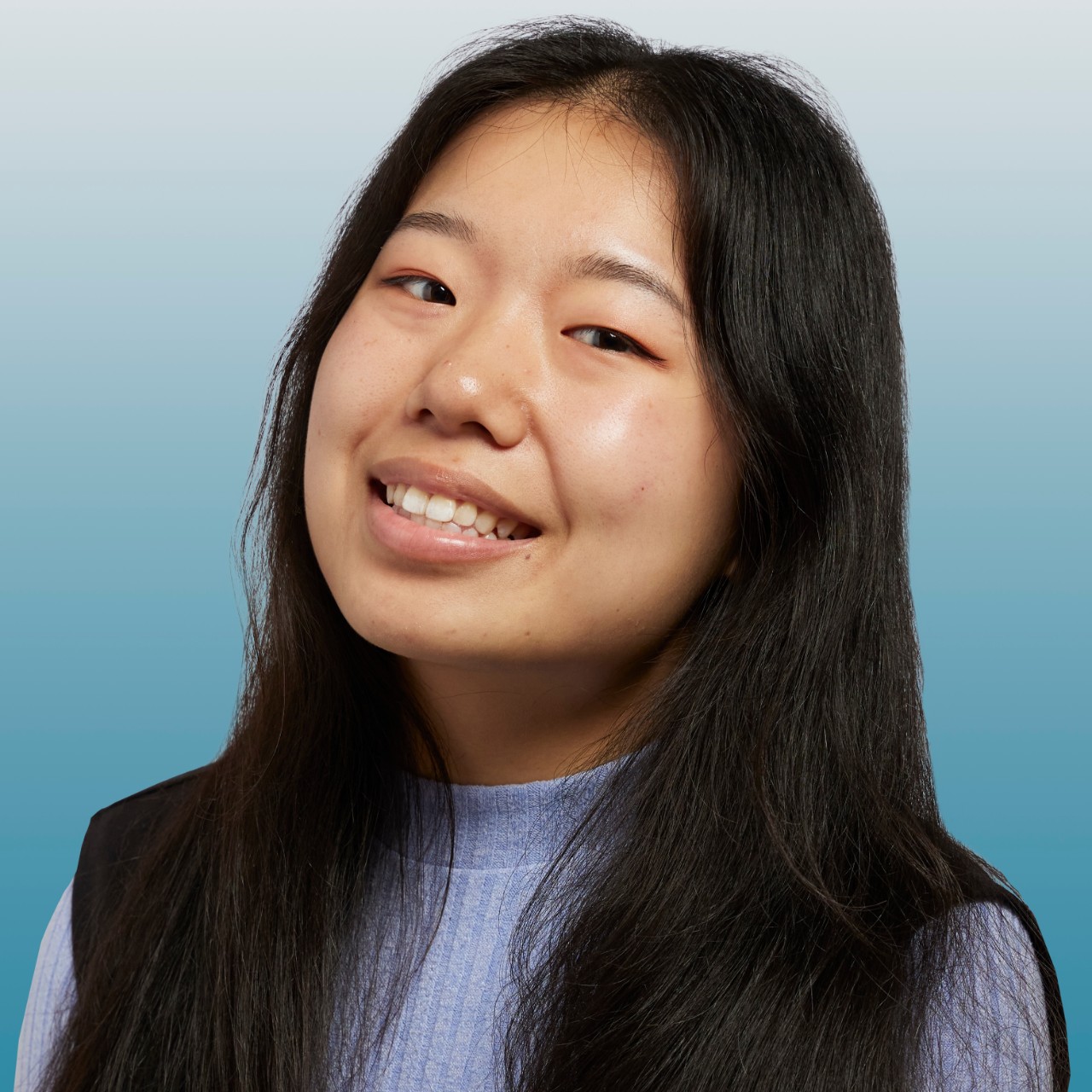 Joyce Zheng Headshot.
