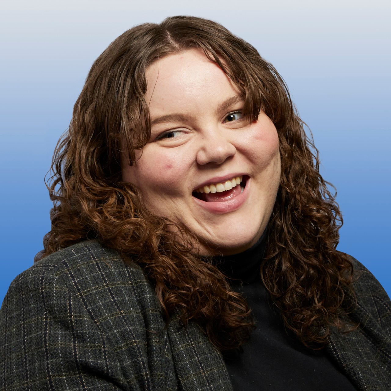 Annie Lewis Headshot.